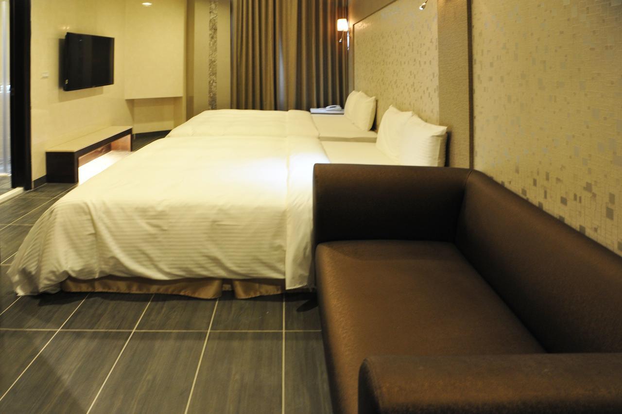 Maple Hotel Tainan Exterior foto
